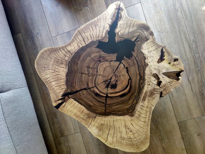 Bijzettafel van bovenaf met jaarringen