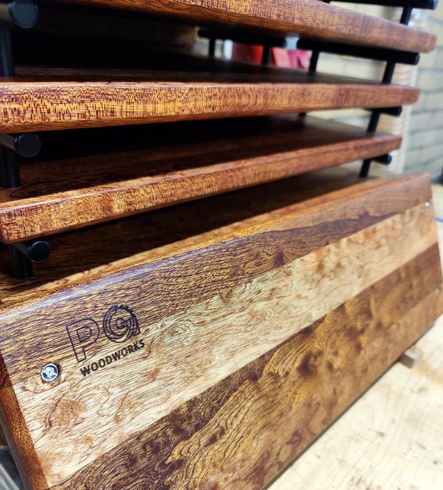 Serveerplank met ingebrand PG Woodworks logo